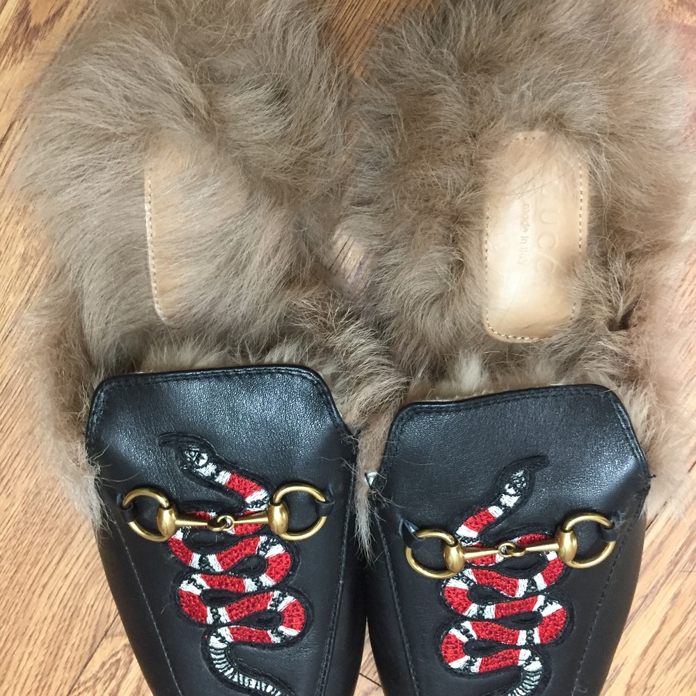GUCCI slide-on's